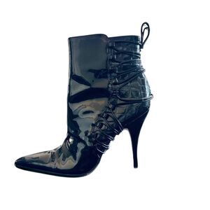 Carlos Santana Black Ankle Booties Heels, Patten Leather Shoes - Size 5.5M   ***